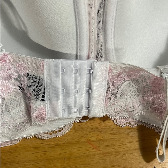 Elegant Lace Underwire Bra - Pink & White - Picture 3 of 7